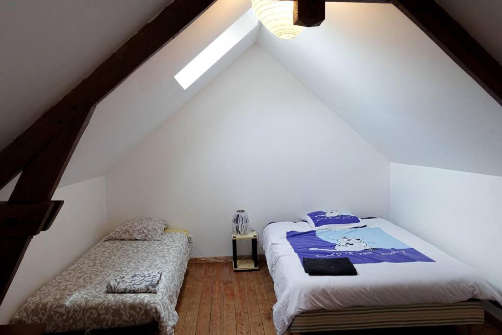 Gite Au Coeur D'Une Residence D'Artiste Saint-Aubin-de-Bonneval Bagian luar foto